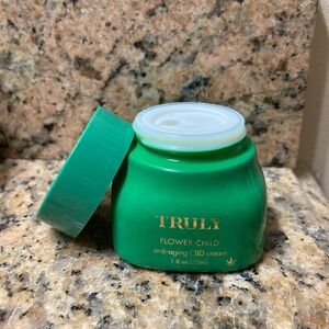 TRULY Flower Child Anti-Aging Cream
